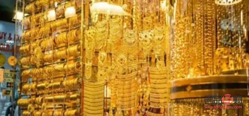 <h3>探究金店金价差异之谜：为何有的金店金子更便宜？</h3>