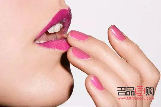 眼轮匝肌折叠卧蚕再造术的后遗症(眼轮匝肌折叠卧蚕再造术的后遗症是什么)