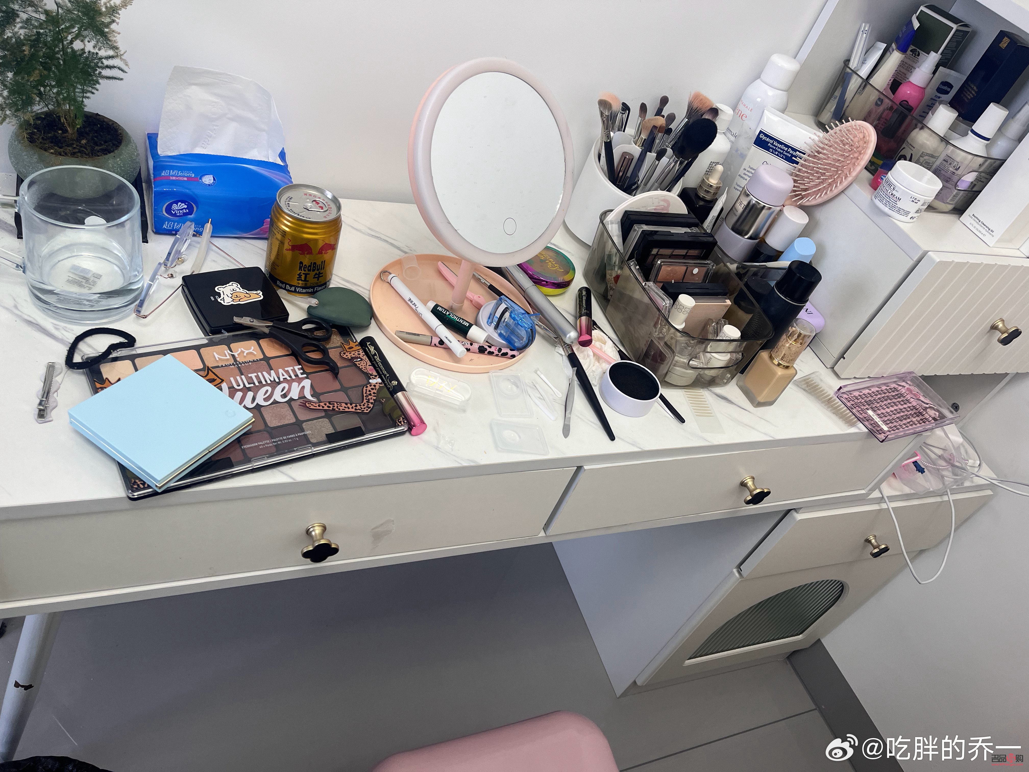 桌子彩妆怎么擦(桌子彩妆怎么擦才干净)