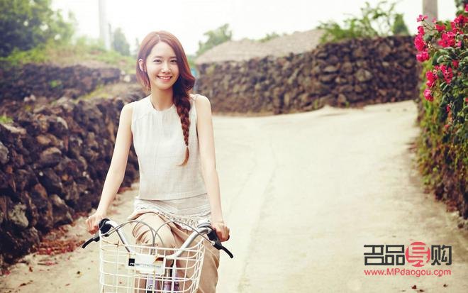 打造完美眼妆，这些材质的化妆品你不可或缺