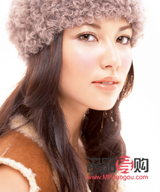 掌握眼部彩妆技巧，打造迷人电眼魅力