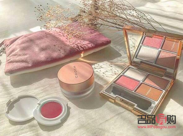 如何画圣诞彩妆(如何画圣诞彩妆图片)