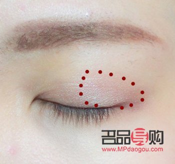 初学者淡妆化妆步骤涂眼影(初学者淡妆化妆步骤涂眼影可以吗)