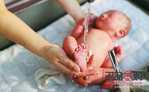 洗澡时该怎么护理身体(洗澡的时候应该怎么洗)