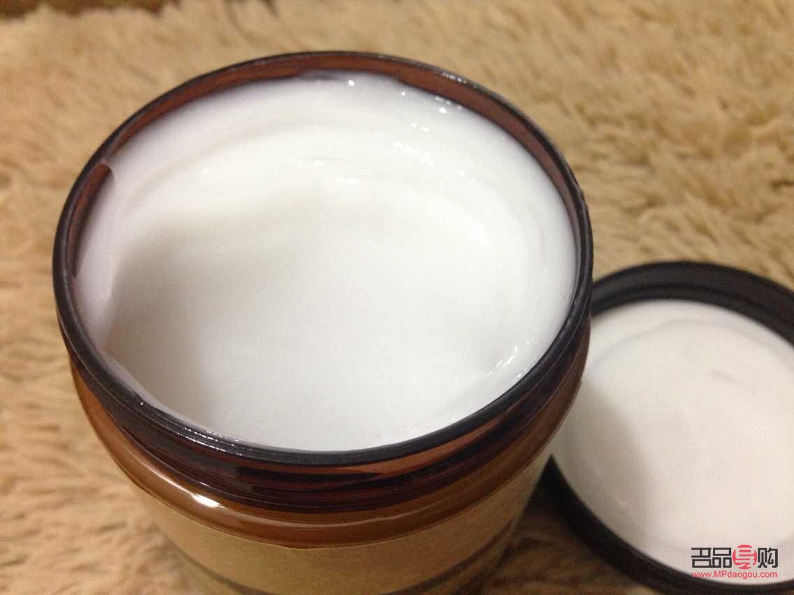 <h3>鱼油能抹脸美容吗？</h3>