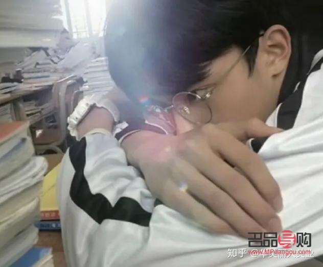 送帅哥老师礼物合适吗？