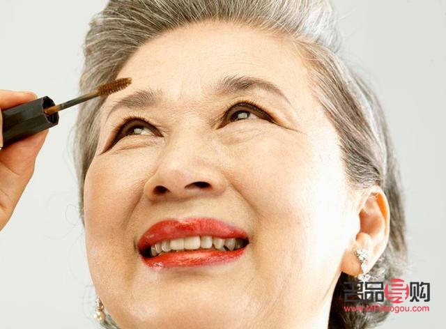 如何给长辈选彩妆(如何给长辈选彩妆颜色)