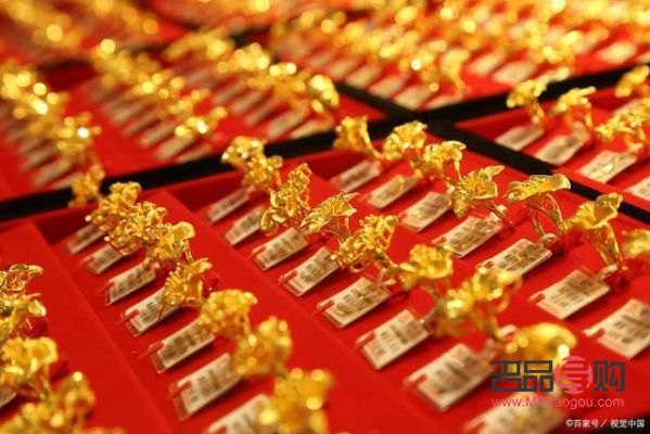 为什么银行的金价比金店便宜那么多(为什么银行的金价比金店便宜那么多呢)