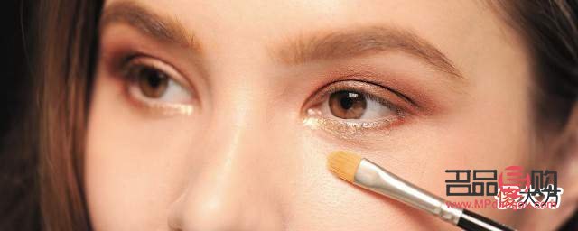 学彩妆怎么画(学彩妆怎么画眼线)