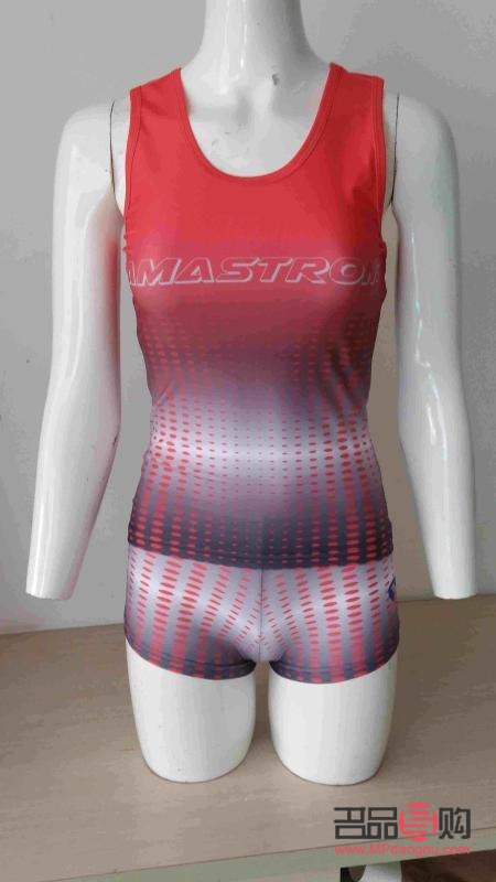 <h3>解读女人眼皮下垂：成因、影响与对策</h3>