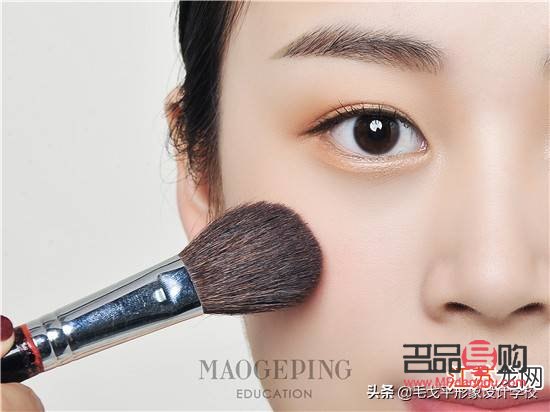 彩妆怎么画日常妆(彩妆怎么画日常妆容)