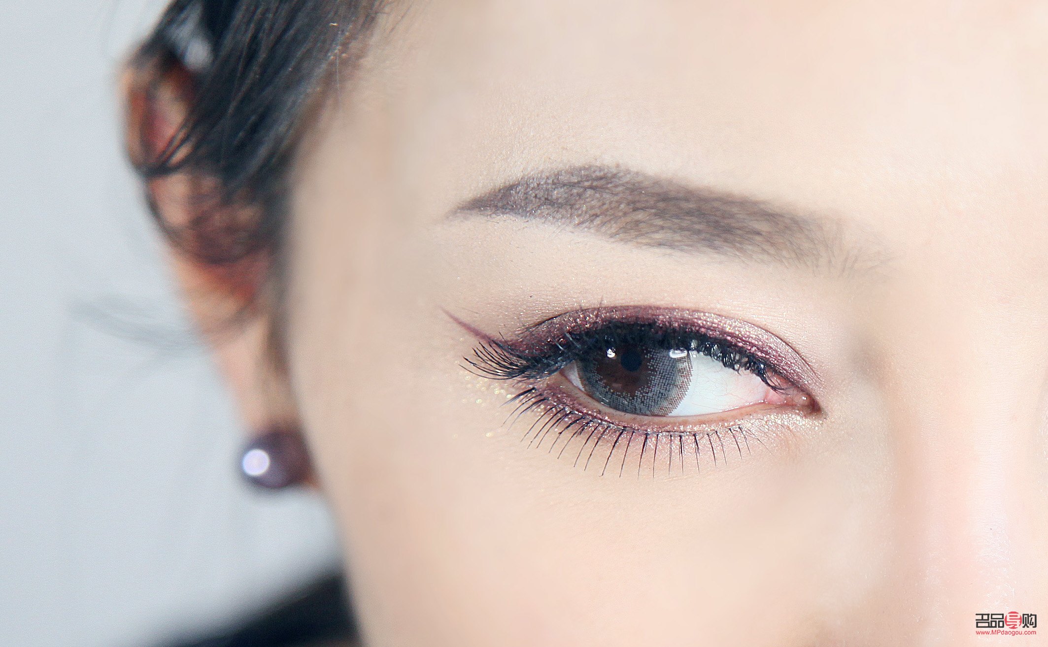 女生彩妆怎么拍照(女生彩妆怎么拍照好看)