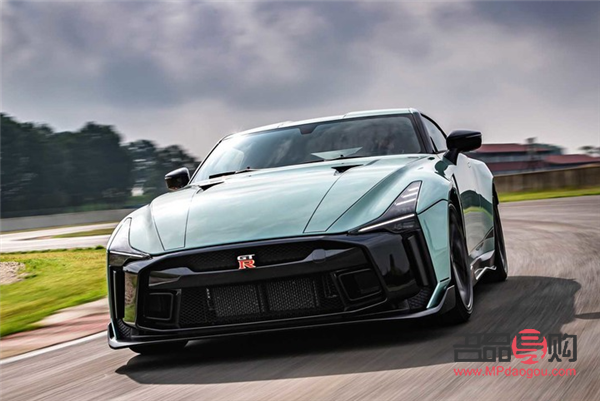 <h3>牛马身体护理的重要性及实践方法</h3>