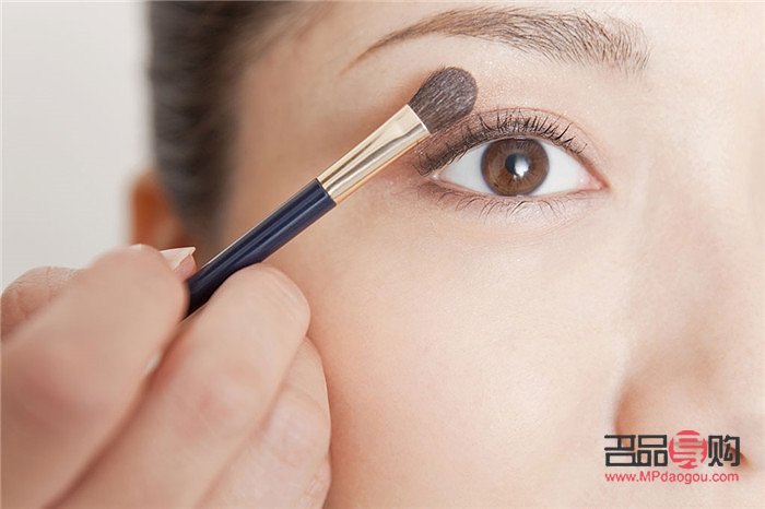 画眼线用什么笔最好初学者(画眼线用什么笔最好初学者用) 画眼线用什么笔最好初学者(画眼线用什么笔最好初学者用)