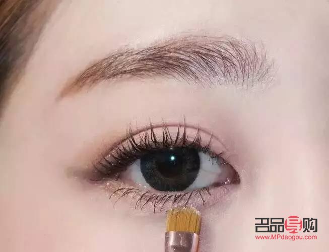 <h3>上眼皮抽脂消肿全攻略：了解恢复过程，快速告别肿胀困扰</h3>