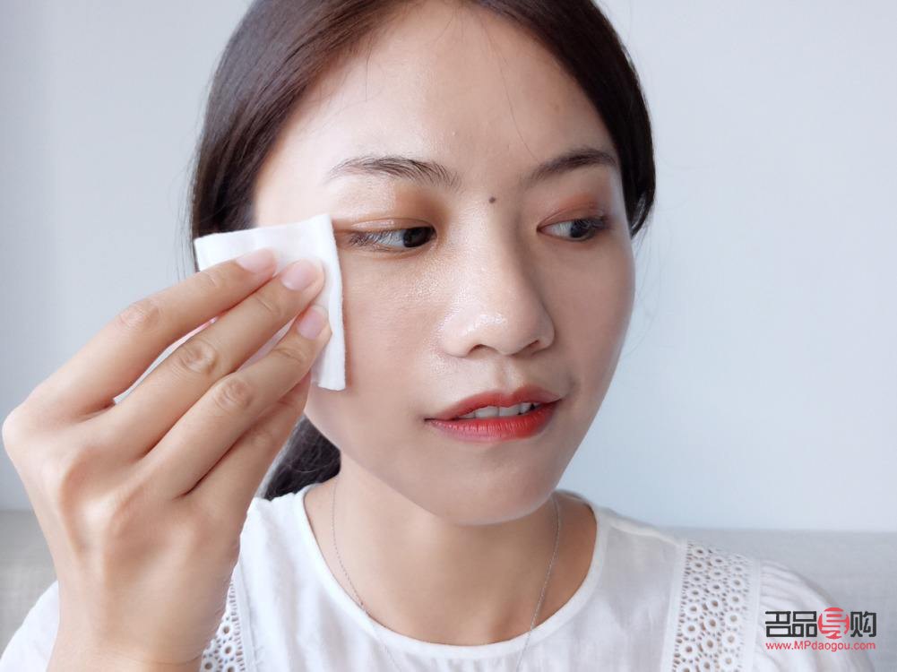 如何把彩妆卸干净(如何把彩妆卸干净呢)