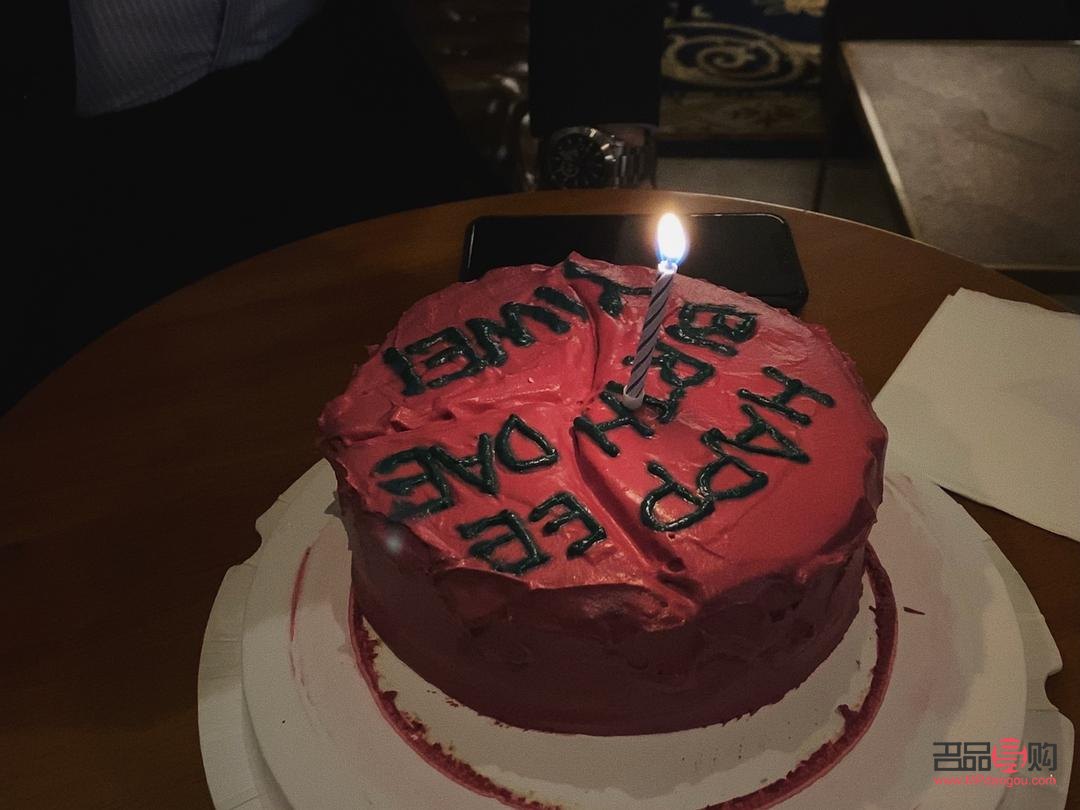 学美术的送什么礼物男(学美术的男生送什么生日礼物)