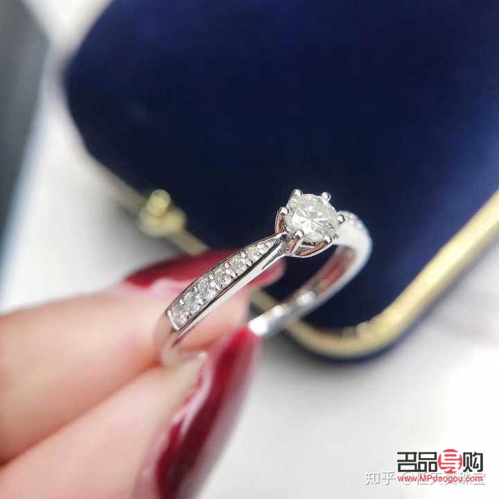 在金店买的钻戒是真的吗(在金店买的钻戒是真的吗吗)