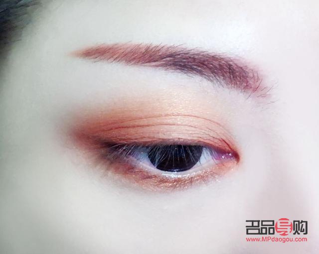 日常彩妆轻松上手，打造自然美妆新风尚