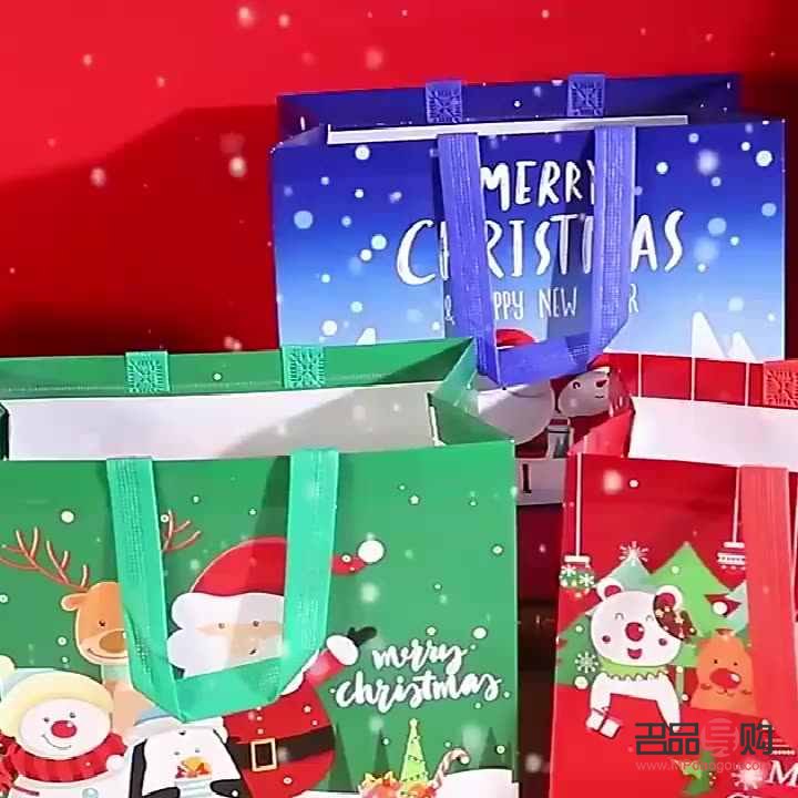 <h3>圣诞节礼物袋拆开方法</h3>
