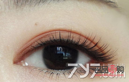 如何化眼妆视频教程女生版(如何化眼妆视频教程女生版图片)