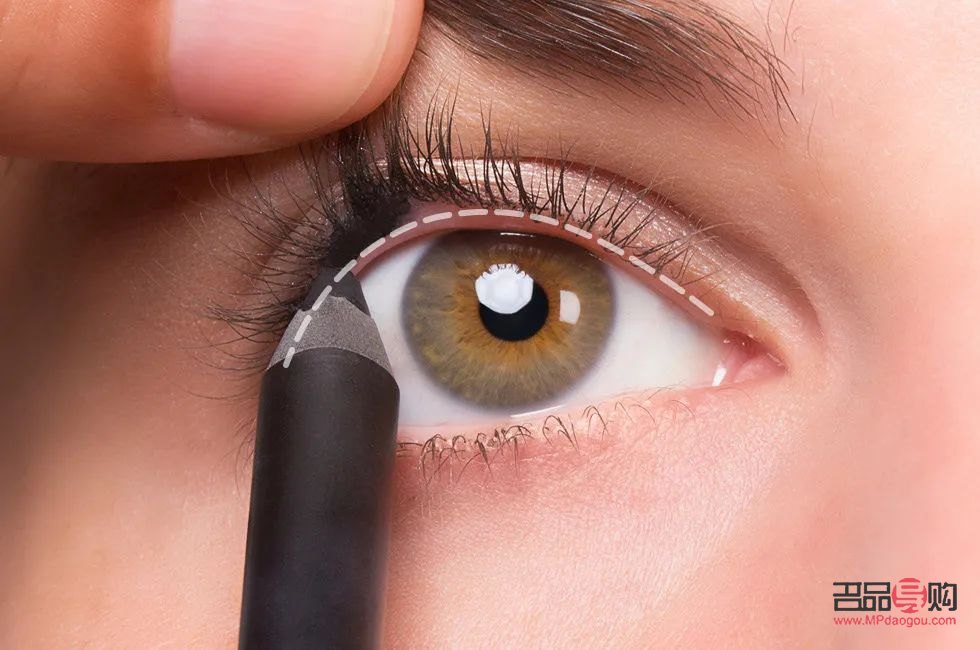 眼线怎么画彩妆(眼线怎么画彩妆好看)