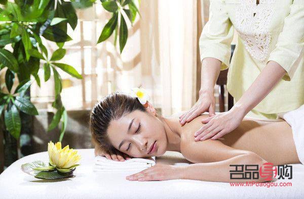 美容师的专业聊天话题与技巧