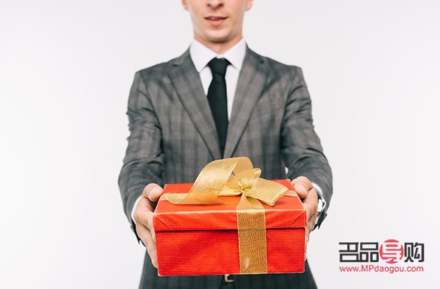 老板怎么过生日送礼物(老板怎么过生日送礼物呢)