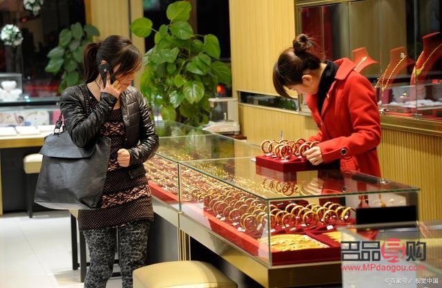 金店买的第二天可以退吗(金店买的第二天可以退吗现在)