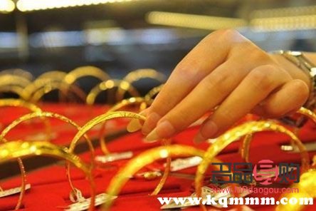 金店买的第二天可以退吗(金店买的第二天可以退吗现在)