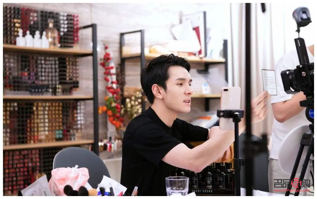 怎么学彩妆啊(怎么学彩妆啊视频)