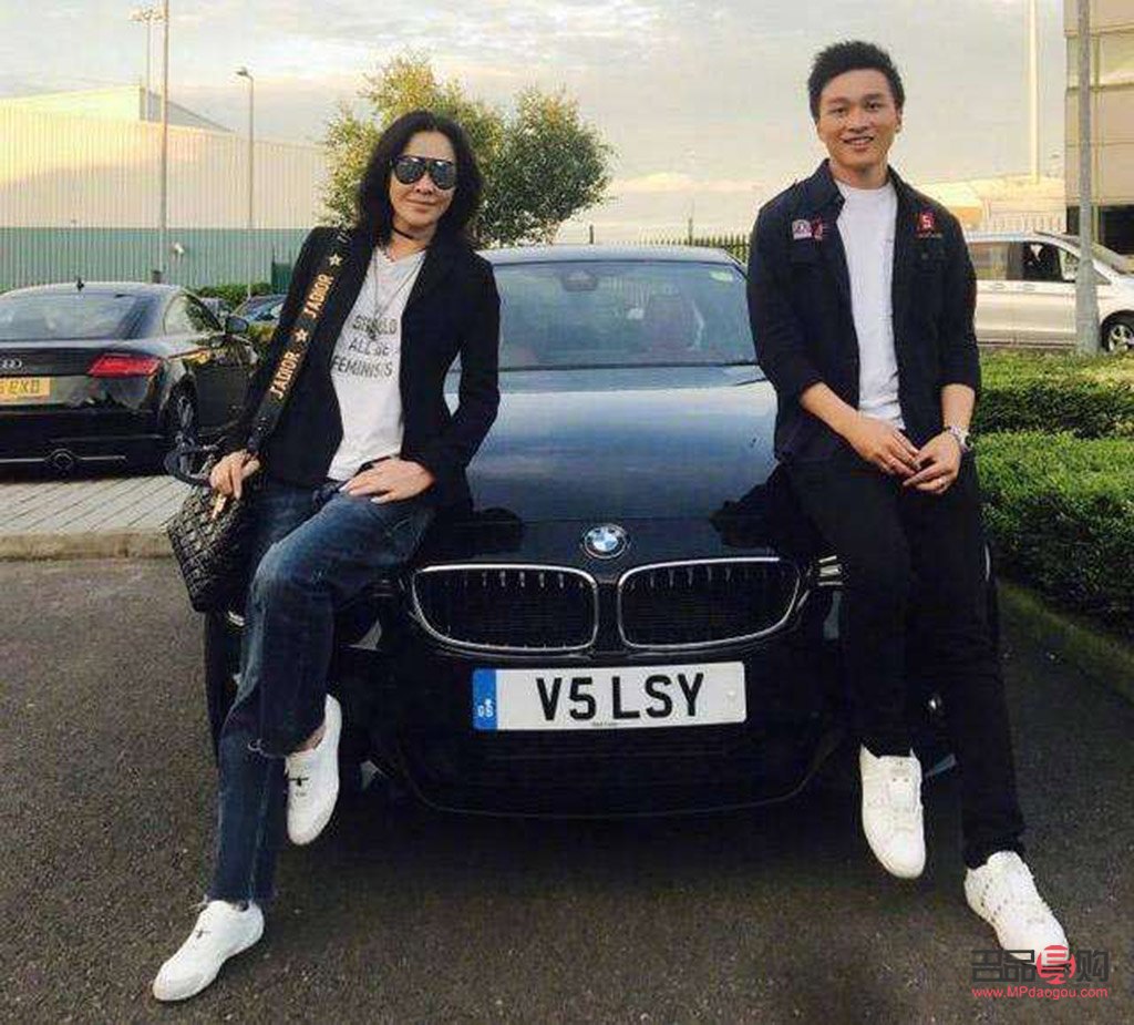 <h3>侄子结婚送多大礼物好</h3>