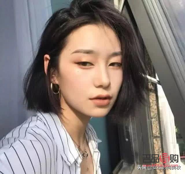 单眼皮与双眼皮的交织之美：颜值高低在个性魅力