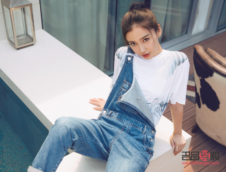 送女神礼物写什么赠语(送女神礼物写什么赠语好)