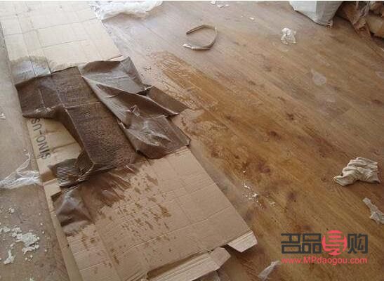 <h3>地板破损美容修复全攻略</h3> <h3>地板破损美容修复全攻略</h3>