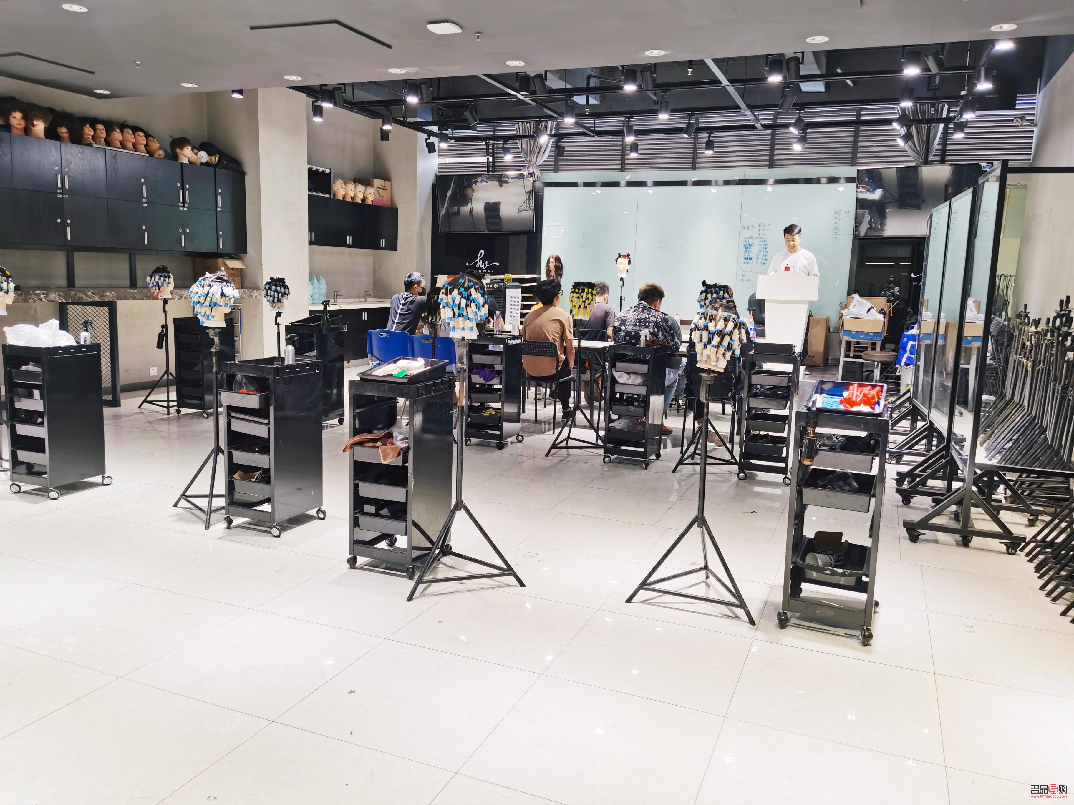 哪可以学美容美发(哪学美容美发好)