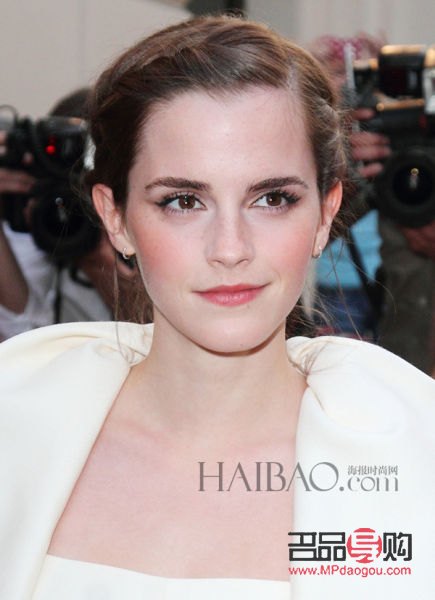 <h3>彩妆拿货全攻略：如何高效、便捷地获取优质彩妆产品</h3>