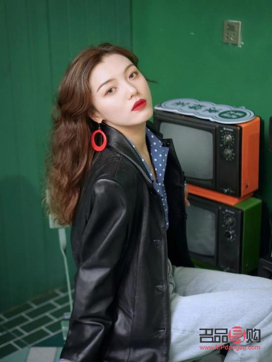 彩妆弄完怎么定妆(彩妆弄完怎么定妆好看)