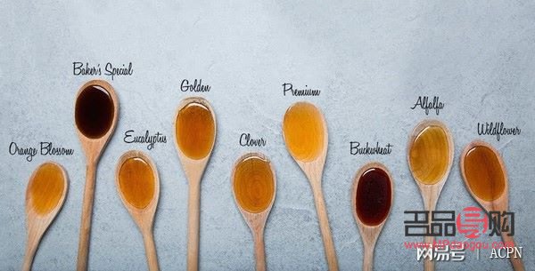 精液并不能直接用于美容。虽然精液中含有一些蛋白质、酶类和糖类等营养物质，但这些物质的含量非常低，远远达不到美容所需的营养水平。此外，精液还含有大量水分和无机盐，这些成分对于皮肤护理和美容并没有任何益处。