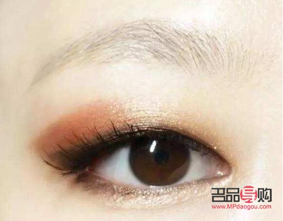 化妆双眼皮贴的正确贴法图(化妆双眼皮贴的正确贴法图片大全)