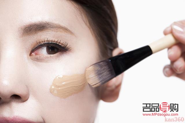 画彩妆怎么定妆的(画彩妆怎么定妆的视频教程)