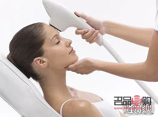 <h3>光疗美容仪：肌肤焕新的秘密武器</h3>