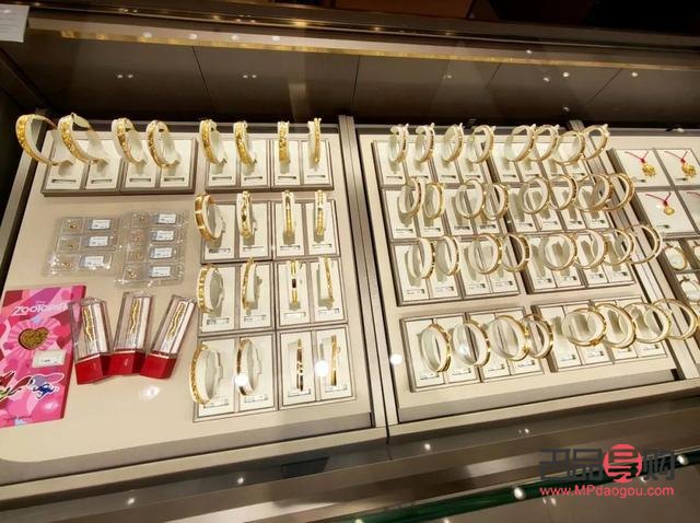 <h3>金店是否回收彩金？全面解析彩金回收市场现状</h3>