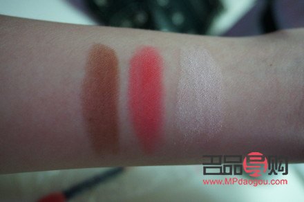 COS男妆眼线教程：打造深邃眼神的秘密武器