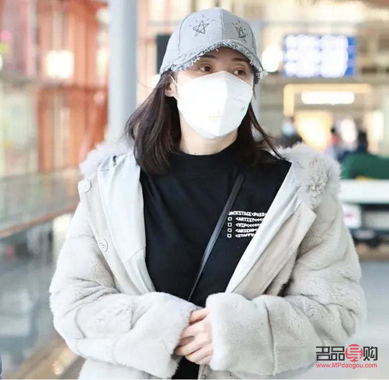 下眼皮有点浮肿是什么原因(下眼皮有点浮肿是什么原因造成的)