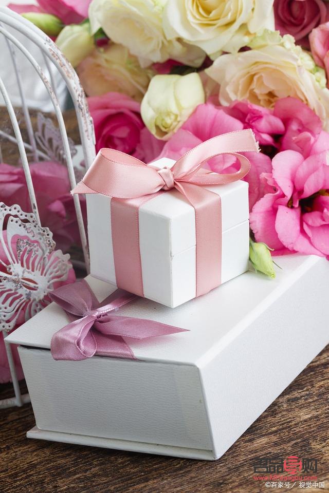 送好友什么生日礼物(送好友什么生日礼物合适女生)
