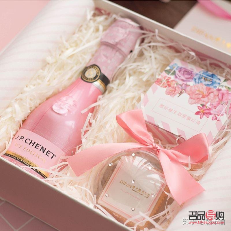 伴娘出嫁的礼物有哪些(伴娘出嫁的礼物有哪些呢)