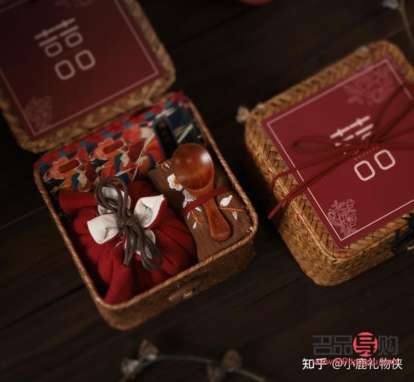 伴娘出嫁的礼物有哪些(伴娘出嫁的礼物有哪些呢)