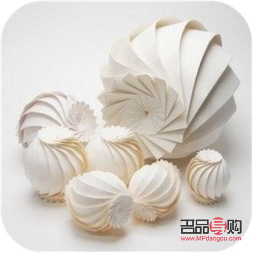 <h3>手工折纸艺术：为女元旦精心折叠的特别礼物</h3>