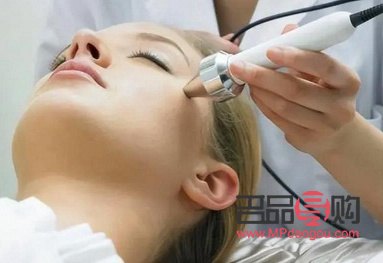 <h3>眼部超声炮：重塑青春明眸，价格与价值并存</h3>